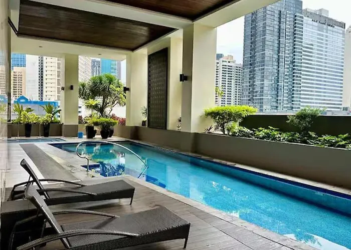 Apartment Tropical Wood W Balcony Near Greenbelt Pool And Gym Access